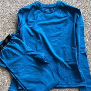 all in motion Bright Blue base layer set